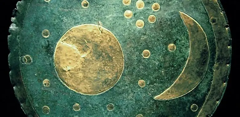 Ein Foto der Himmelsscheibe von Nebra - Der ältesten beweglichen Himmelsdarstellung der Welt.