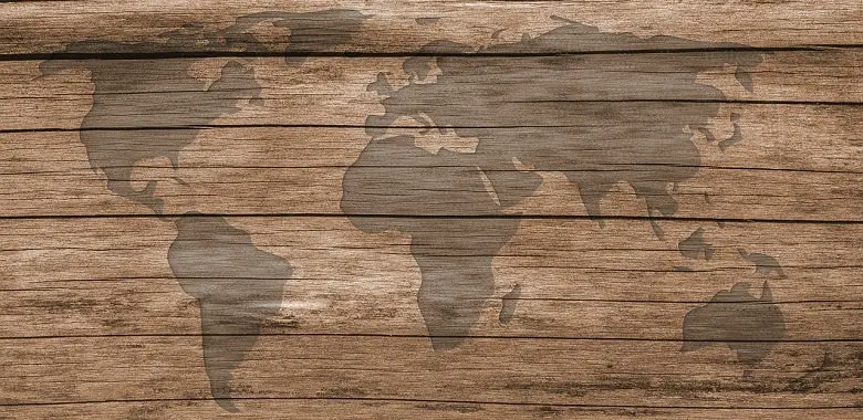 Eine stilisierte Weltkarte mit Holzoptik. Symbolbild für die Darstellung der 20 flächenmäßig größten Länder der Welt.