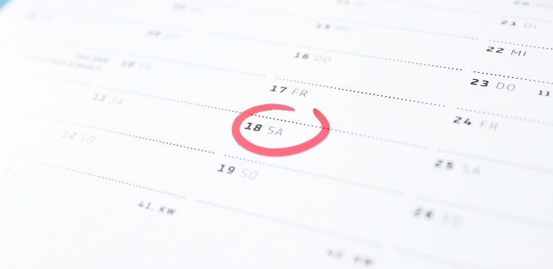 Ein Kalender, auf dem der Sonnabend markiert ist. Symbolbild für die Erklärung, ob der Samstag ein Werktag ist.